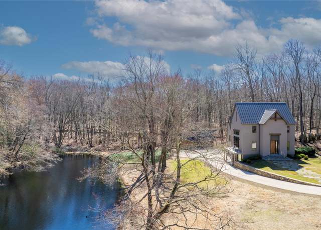 Property at 26 Pound Ridge Rd, Pound Ridge, NY 10576, 3 beds, 4 baths
