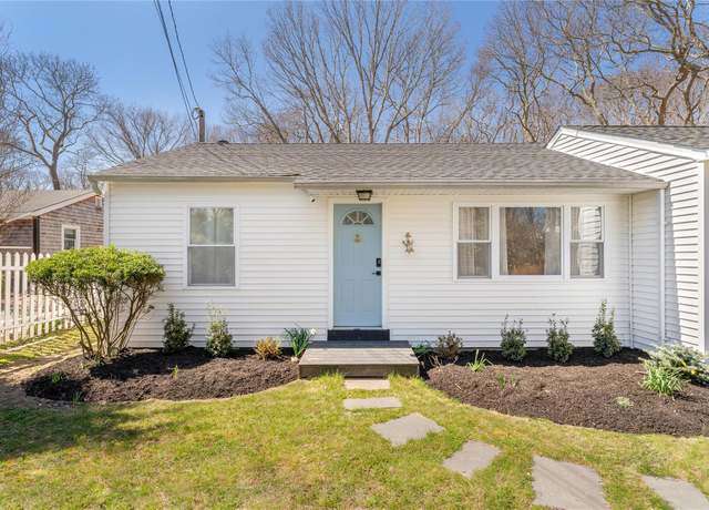 Property at 547 N Magee St, Southampton, NY 11968, 3 beds, 1 bath