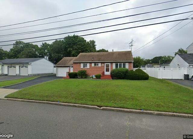 Property at 26 Midday Dr, Centereach, NY 11720, 3 beds, 1 bath