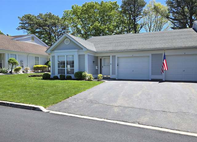 Property at 6 Brookville Ct, Ridge, NY 11961, 2 beds, 2 baths
