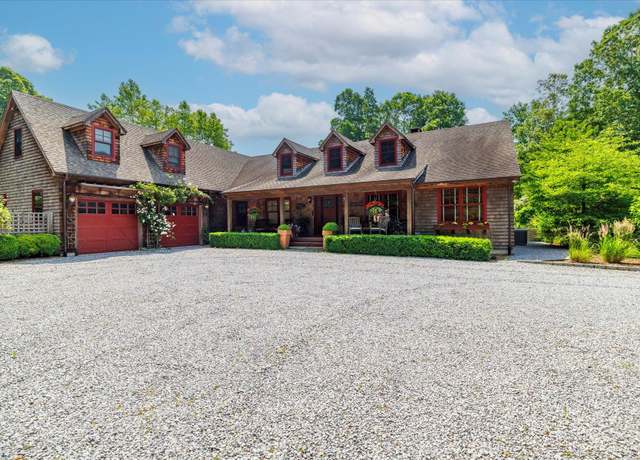 Property at 1750 Laurel Lake Dr, Mattituck, NY 11952, 6 beds, 6.5 baths