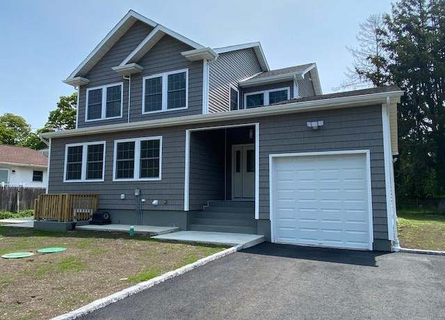 Property at 195 Union, East Patchogue, NY 11772, 4 beds, 4.5 baths
