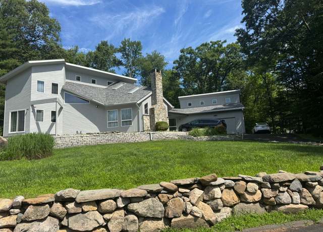Property at 3 Burning Brush Ct, Pomona, NY 10970, 4 beds, 3.5 baths