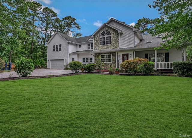 Property at 144 South Path, Calverton, NY 11933, 5 beds, 3 baths