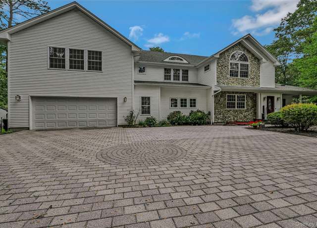 Property at 144 South Path, Calverton, NY 11933, 5 beds, 3 baths