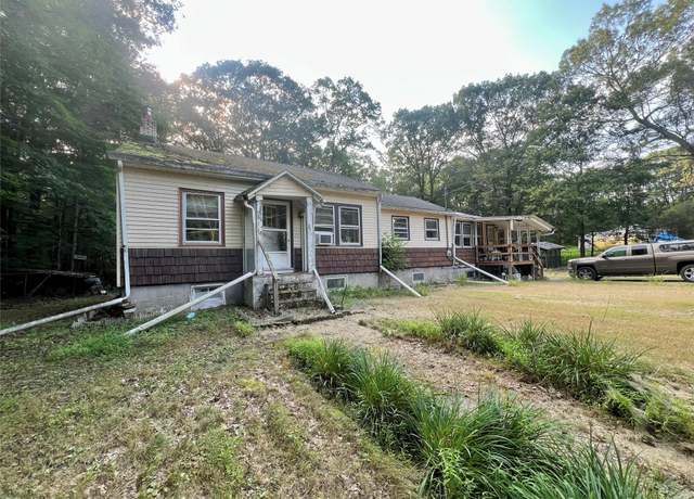 Property at 55 Glen Ave, Middletown, NY 10940, 2 beds, 1 bath