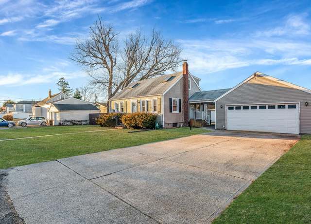 Property at 119 Maddox Ave, Islip, NY 11751, 4 beds, 2 baths