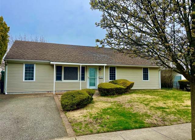 Property at 14 Eldorado Blvd, Plainview, NY 11803, 4 beds, 2 baths
