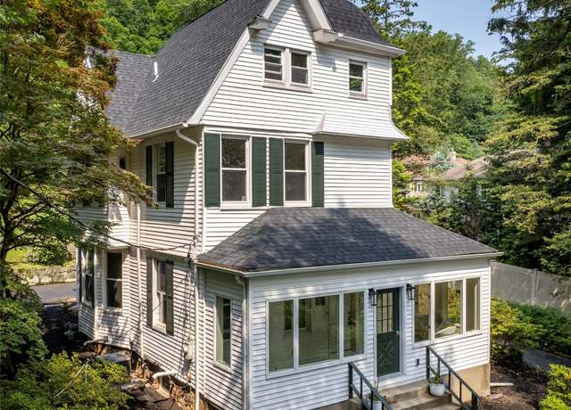 Property at 1002 Route 9W, Nyack, NY 10960, 3 beds, 2.5 baths