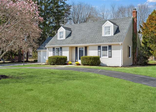 Property at 950 Main Bayview Rd, Southold, NY 11971, 4 beds, 2 baths