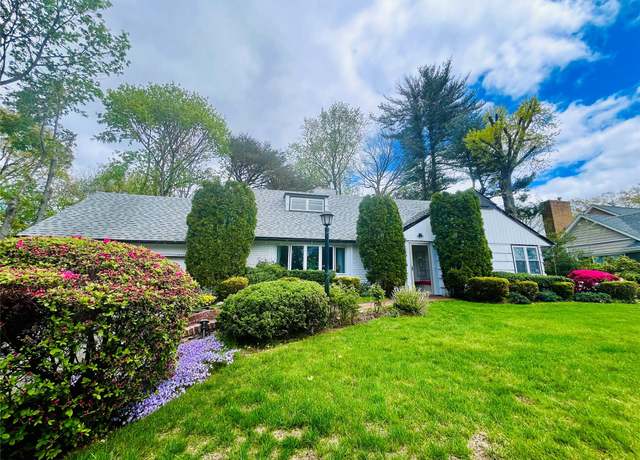 Property at 21 Rivers Dr, Great Neck, NY 11020, 5 beds, 3 baths