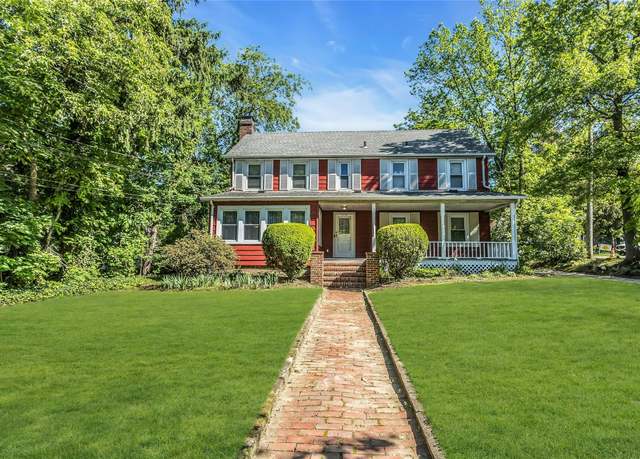 Property at 21 Elm Ave, Glen Cove, NY 11542, 4 beds, 3 baths