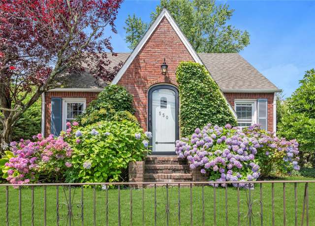 Property at 550 Nassau Blvd, West Hempstead, NY 11552, 3 beds, 2 baths