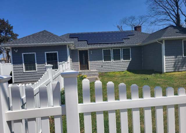 Property at 1227 Little East Neck Rd, West Babylon, NY 11704, 3 beds, 2 baths