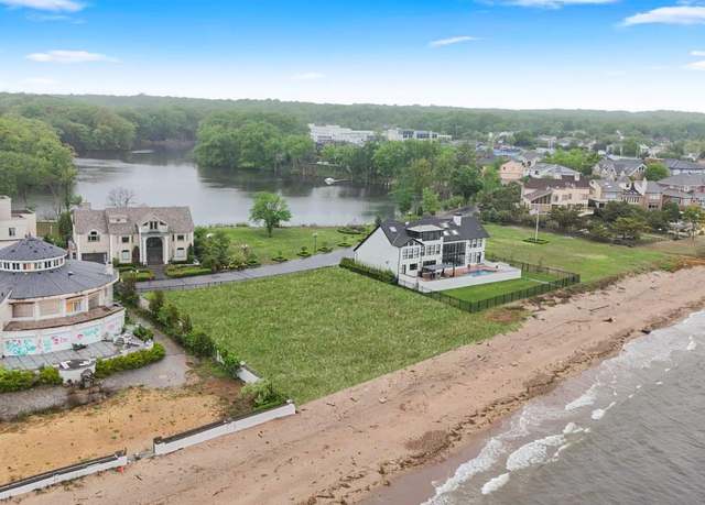 Property at 140 Nicolosi Dr, Staten Island, NY