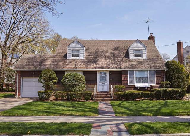 Property at 77 Floral Pkwy, Floral Park, NY 11001, 4 beds, 2 baths