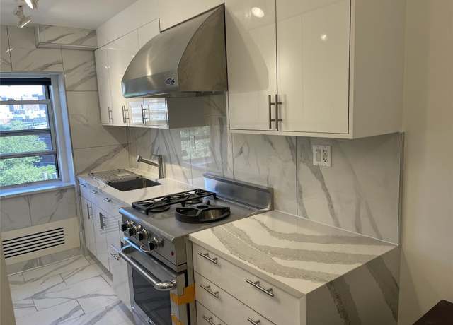 Property at 50 Bayard St Unit 7U, New York (manhattan), NY 10013, 1 bed, 1 bath