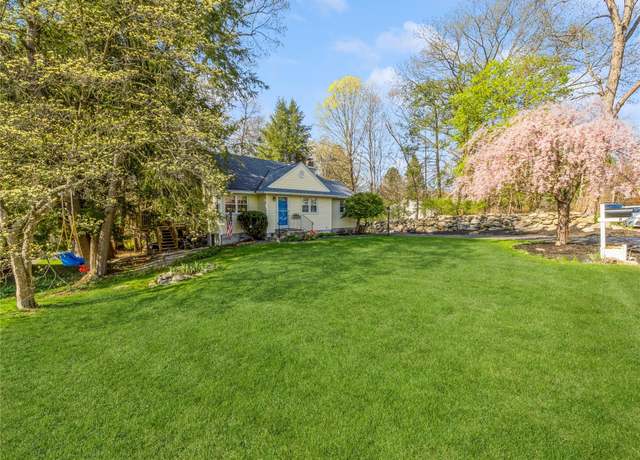Property at 8 Saint Michaels Ter, Carmel, NY 10512, 4 beds, 3 baths