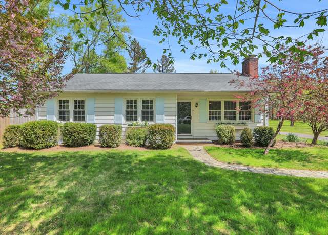 Property at 152 Schoonmaker Ln, Stone Ridge, NY 12484, 3 beds, 1 bath