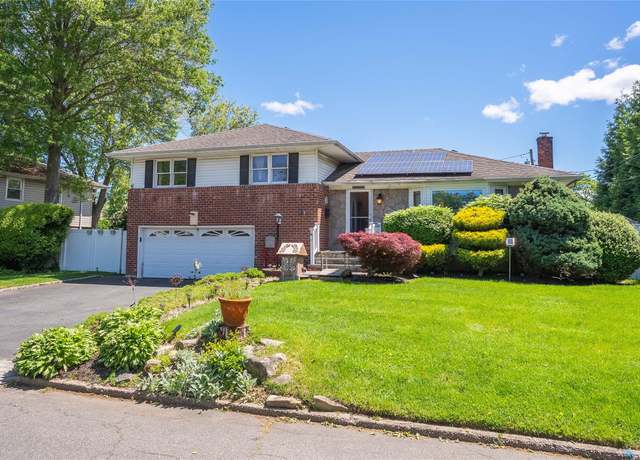 Property at 2544 New York Ave, Melville, NY 11747, 3 beds, 3 baths
