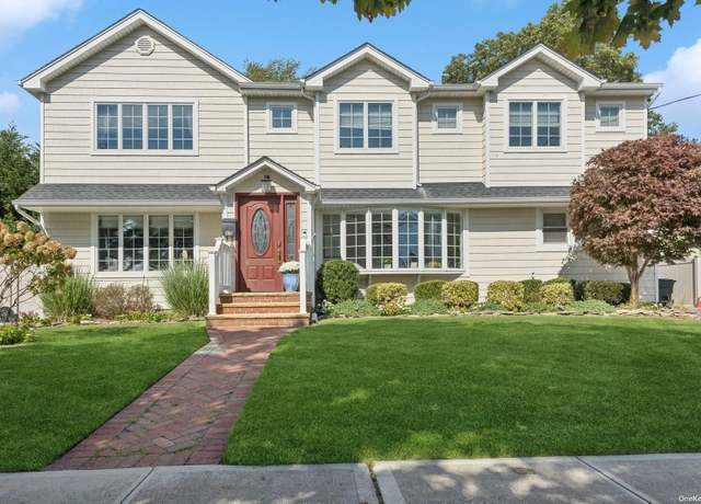 Property at 1707 Carroll Ave, Merrick, NY 11566, 5 beds, 4 baths