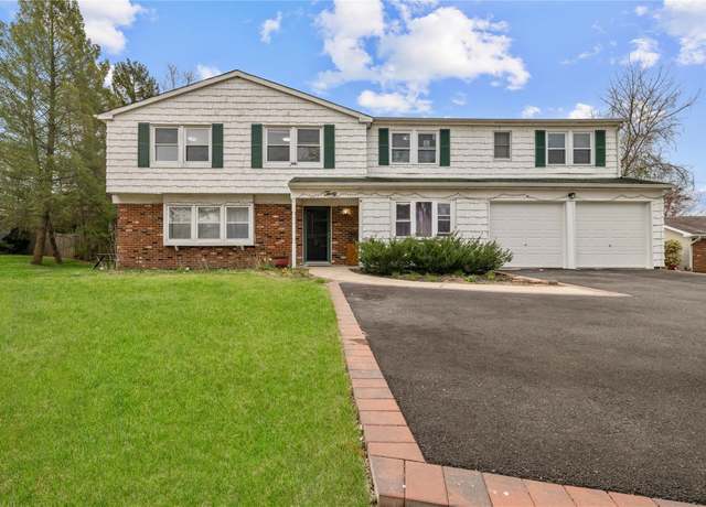 Property at 30 Brookfield Ln, South Setauket, NY 11720, 6 beds, 4 baths