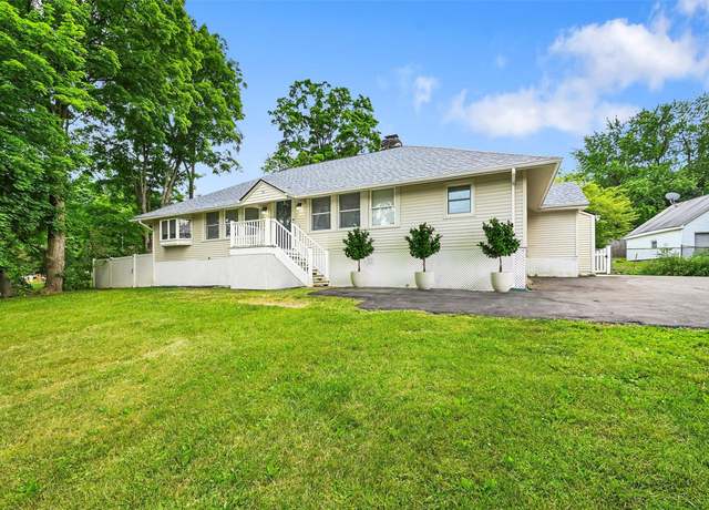 Property at 96 Galloway Rd, Warwick, NY 10990, 3 beds, 2 baths