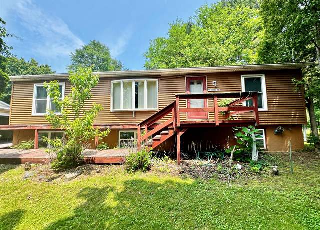 Property at 20 Shore Dr, Elizaville, NY 12523, 5 beds, 3 baths