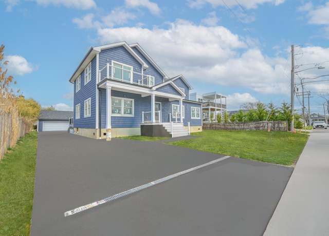 Property at 7 S Bay Ave, Bay Shore, NY 11706, 5 beds, 3 baths