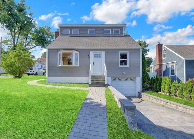 Property at 74 Delaware Rd, Yonkers, NY 10710, 4 beds, 2 baths