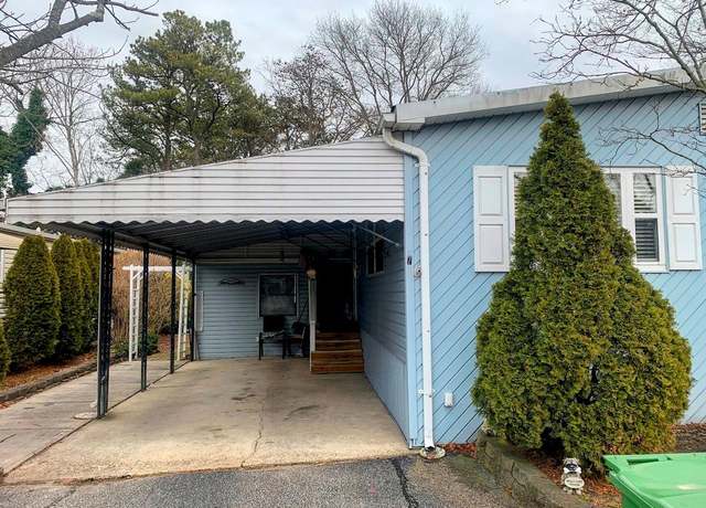 Property at 7 Betsy Ross Dr NW, Bohemia, NY 11716, 3 beds, 2 baths