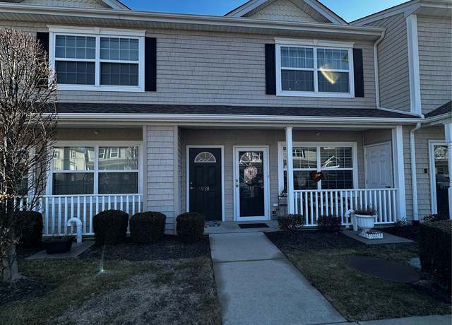 Property at 918 Willow Ln, Valley Stream, NY 11580, 2 beds, 2 baths
