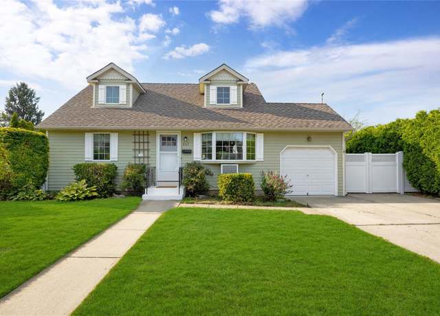 Property at 203 N Pine St, Massapequa, NY 11758, 4 beds, 2 baths