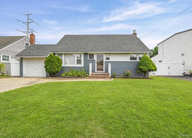 Property at 96 S Windhorst Ave, Bethpage, NY 11714, 4 beds, 3 baths