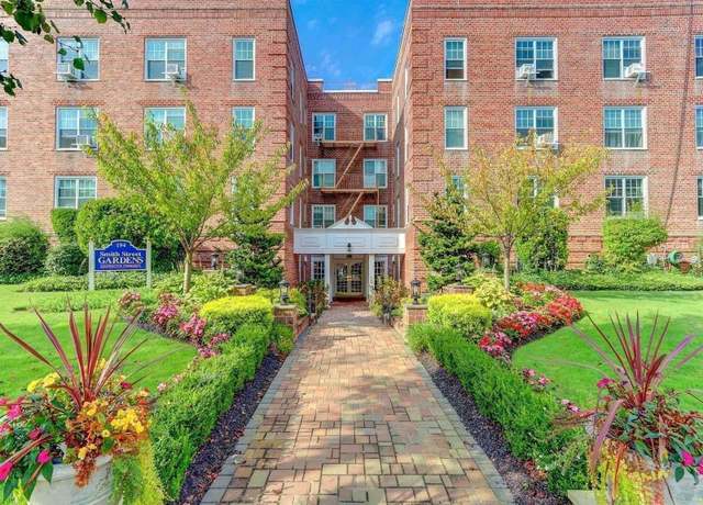 Property at 194 Smith St Unit 2-J, Freeport, NY 11520, 1 bed, 1 bath