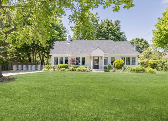 Property at 350 Skunk Ln, Cutchogue, NY 11935, 4 beds, 4 baths