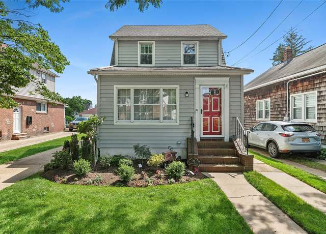 Property at 70 Terrace Ave, Floral Park, NY 11001, 3 beds, 1 bath