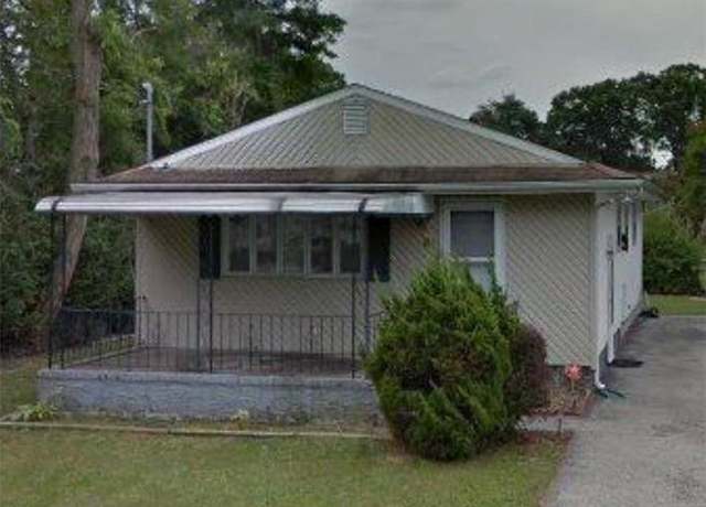 Property at 6 Poplar Rd, Amityville, NY 11701, 3 beds, 1 bath