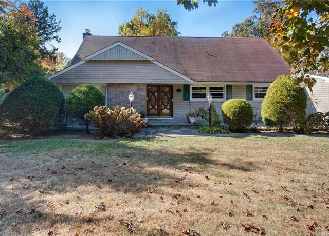 Property at 15 High Pine Rd, Glen Cove, NY 11542, 7 beds, 4 baths