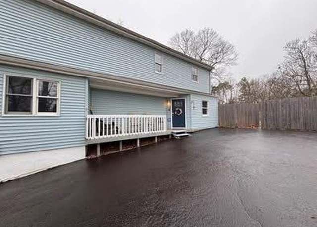 Property at 26 Pineoaks Pl, Farmingville, NY 11738, 3 beds, 2.5 baths