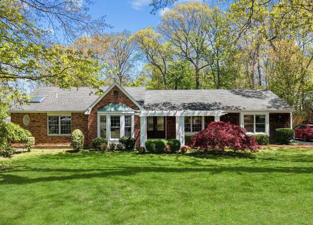 Property at 3 Mink Ln, East Setauket, NY 11733, 4 beds, 3 baths