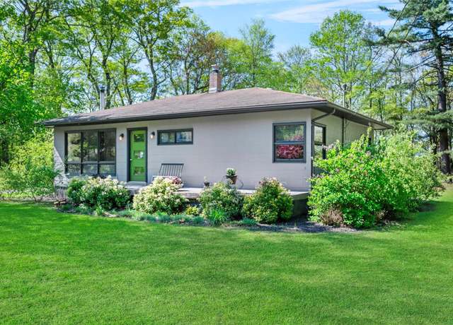 Property at 34 Cragsmoor Rd, Cragsmoor, NY 12420, 3 beds, 1 bath