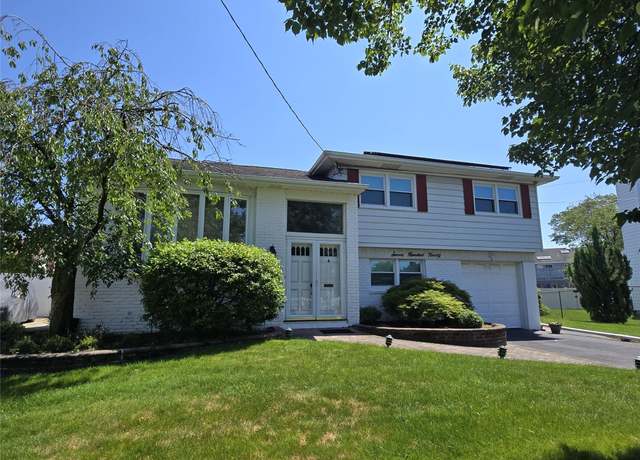 Property at 790 Adams St, Baldwin, NY 11510, 3 beds, 2.5 baths
