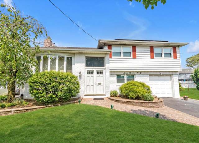 Property at 790 Adams St, Baldwin, NY 11510, 3 beds, 2.5 baths