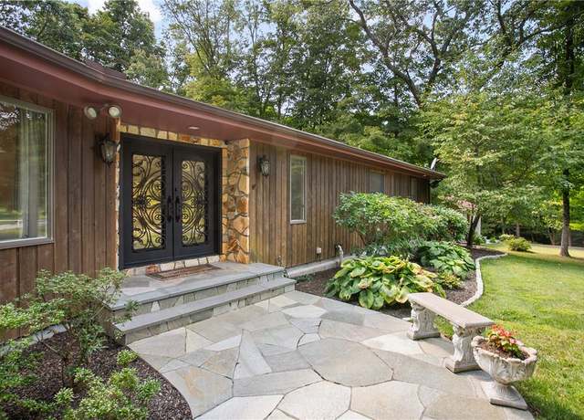 Property at 22 Franklin Dr, Mahopac, NY 10541, 4 beds, 2.5 baths