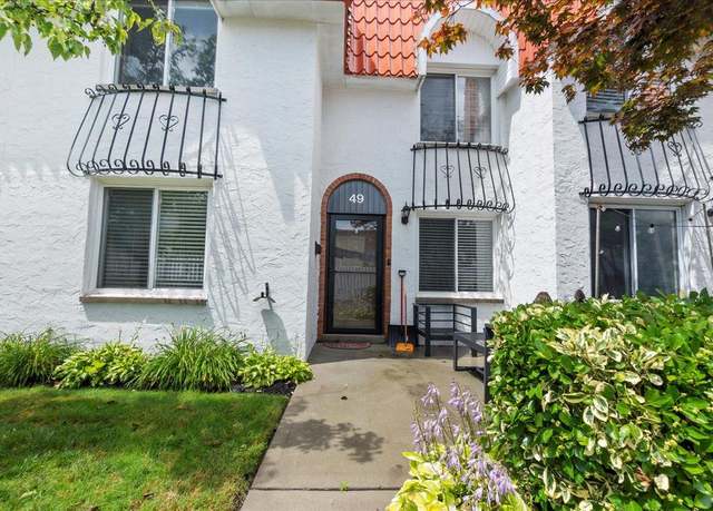 Property at 49 Alhambra Dr, Oceanside, NY 11572, 2 beds, 1.5 baths