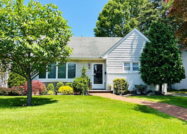 Property at 12 Ambrose Ave, Malverne, NY 11565, 4 beds, 1 bath