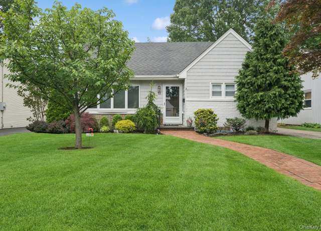 Property at 12 Ambrose Ave, Malverne, NY 11565, 4 beds, 1 bath
