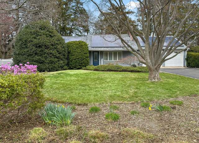 Property at 1 Upper Ln, Centerport, NY 11721, 3 beds, 2 baths