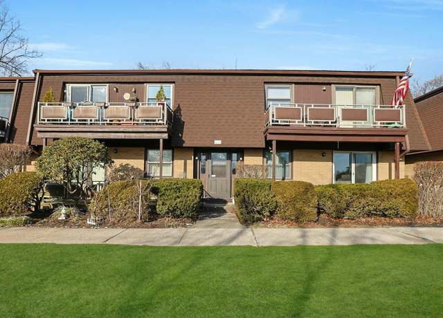 Property at 4 Germonds Vlg #2, Bardonia, NY 10954, 1 bed, 1 bath